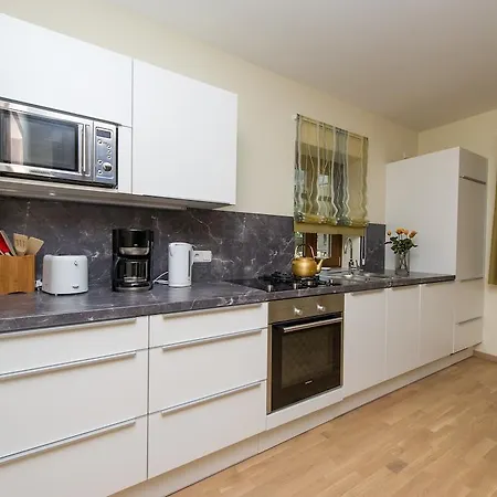 Apartment Zebra