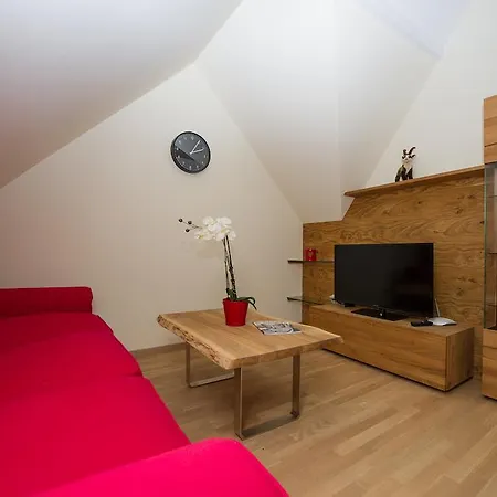 Apartment Zebra *