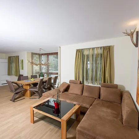 Apartment Zebra *